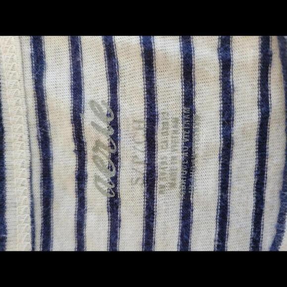 Aerie small white & blue striped long sleeve top - Picture 3 of 5